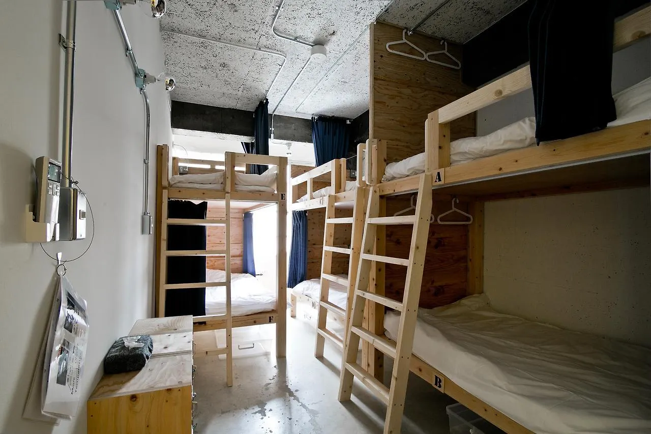 Hostel New World Inn Osaka